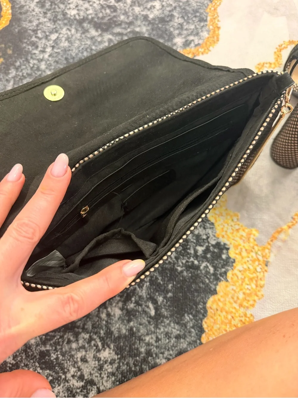 Steve Madden compact steve